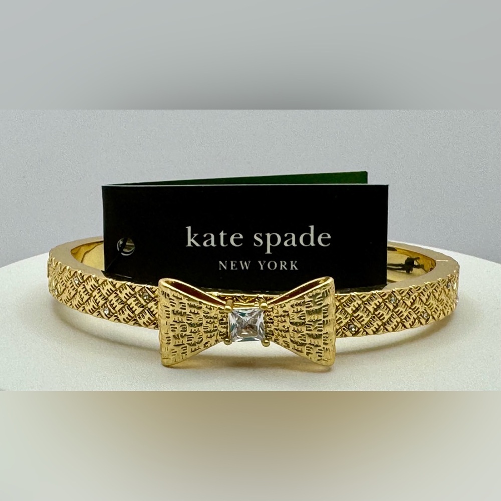 🎀 KATE SPADE Wrapped In A BOW Hinged Bangle NEW